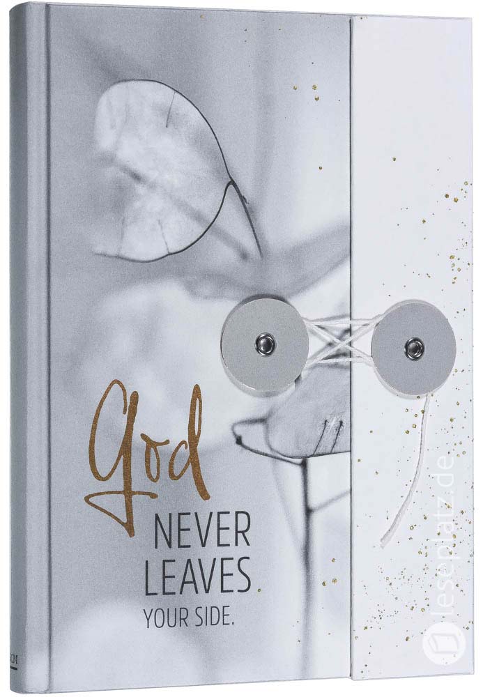 Notizbuch mit Knopf "God never leaves your side"